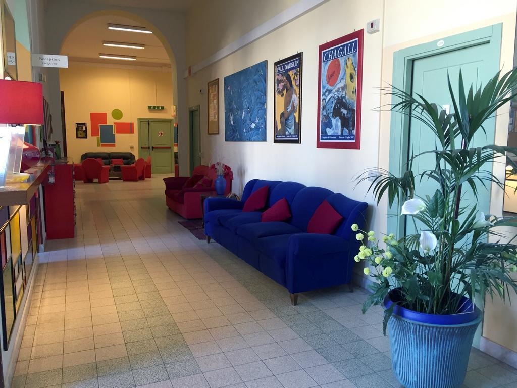 Litus Roma Hostel Ostie Extérieur photo The library